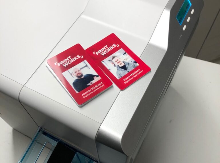 Korttitulostimella henkilökortit, lahjakortit ja paljon muuta